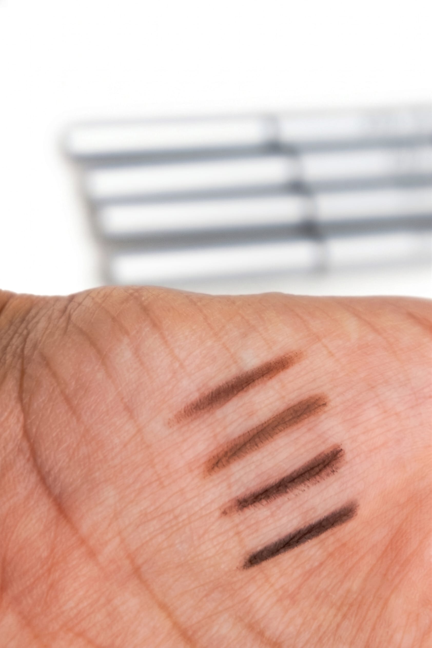 MB Cosmetics BZ Precision Dual-Ended Brow Pencil - Image 6