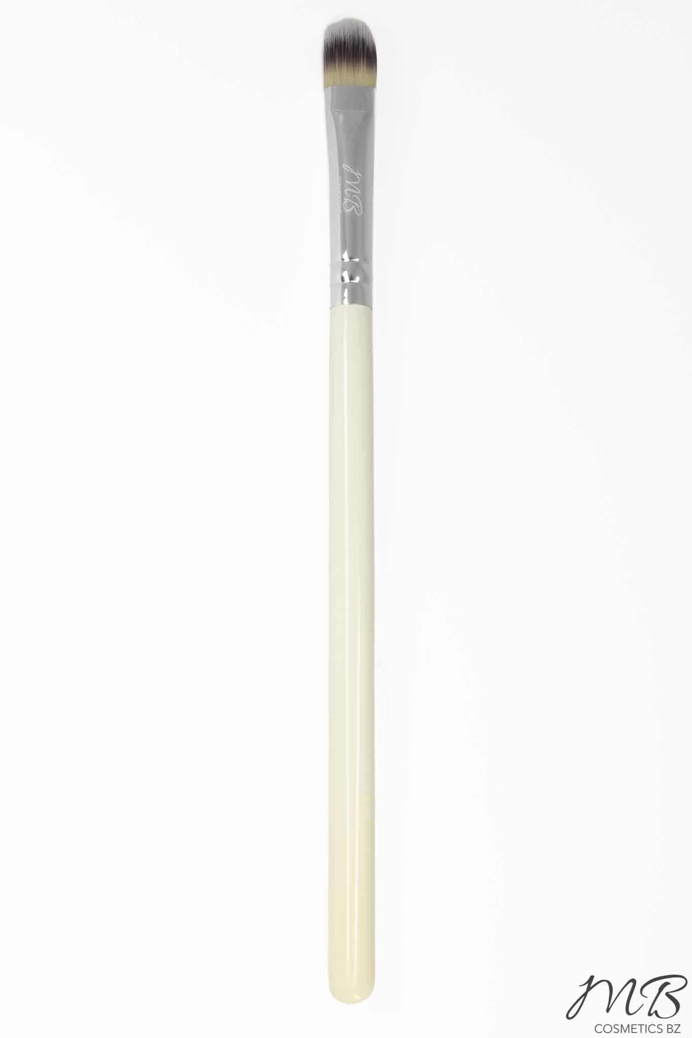 MB Cosmetics BZ – Flat Precision Concealer & Cut-Crease Brush