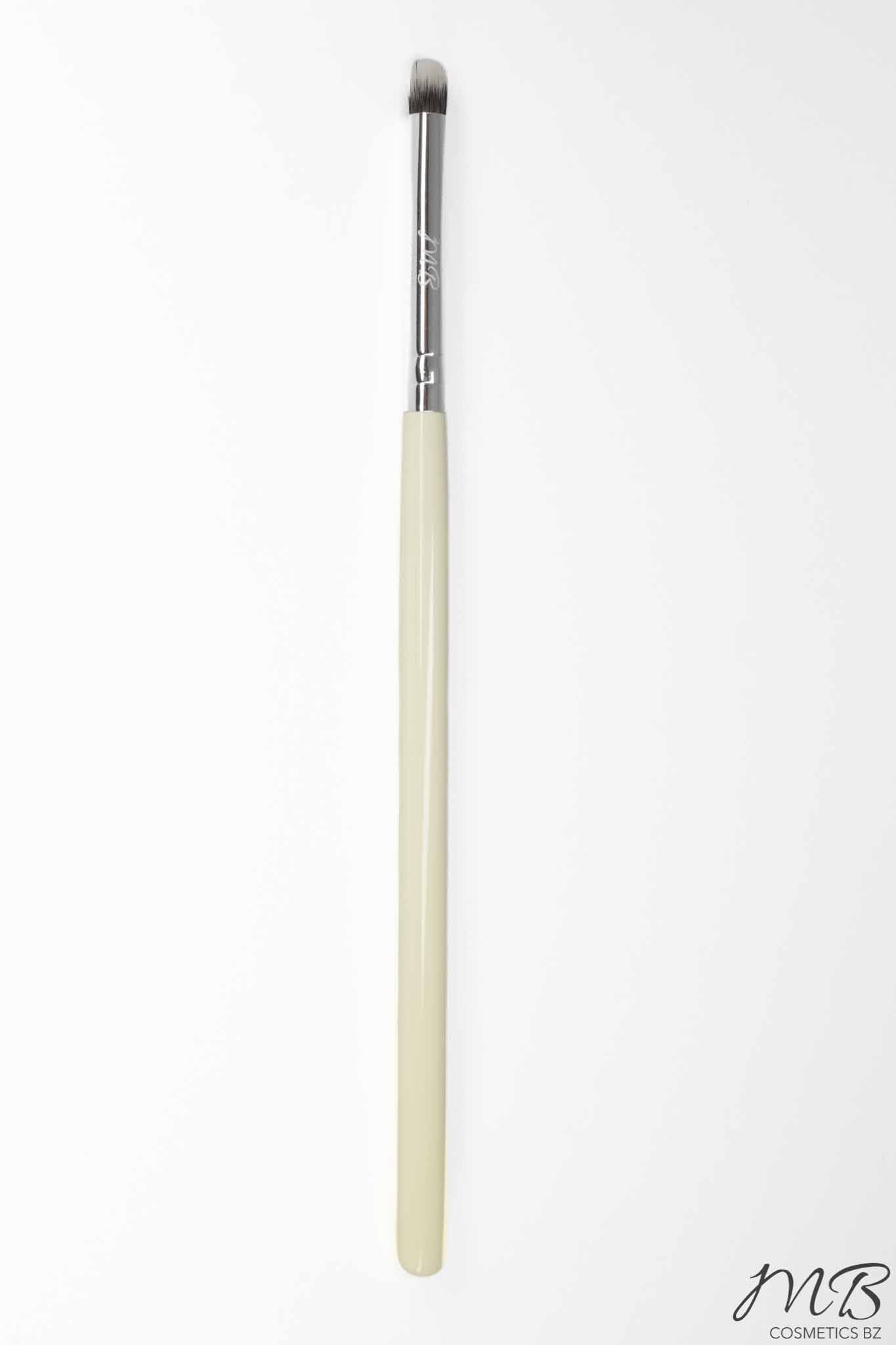MB Cosmetics BZ – Detail Shader & Precise Blender Brush